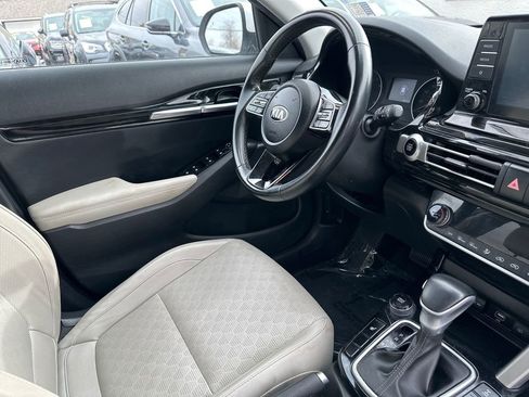 Used 2021 Kia Seltos EX image 34