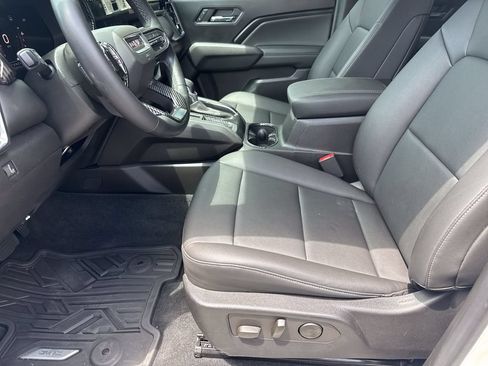Used 2023 GMC Canyon Elevation w/ Elevation Premium Package RWD image 9