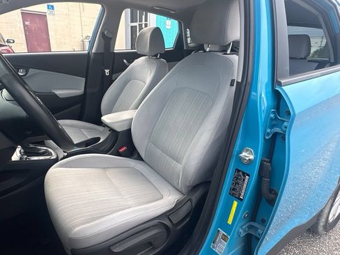 Used 2022 Hyundai Kona SEL w/ Convenience Package FWD image 9