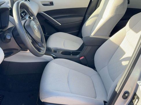 Used 2024 Toyota Corolla Cross L image 5