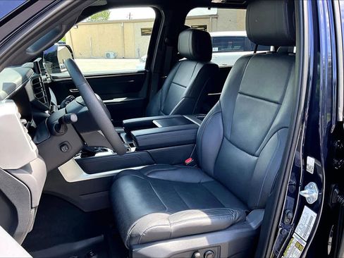 Certified 2025 Toyota Sequoia Platinum AWD/4WD image 8