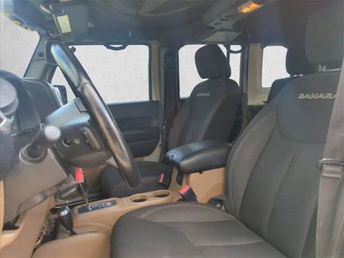 Used 2017 Jeep Wrangler Unlimited Sahara w/ Connectivity Group AWD/4WD image 19