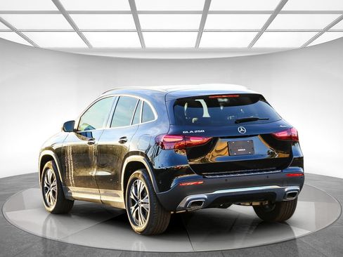 Used 2025 Mercedes-Benz GLA 250 4MATIC image 3
