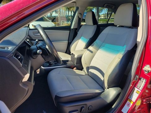 Used 2017 Toyota Camry SE image 16