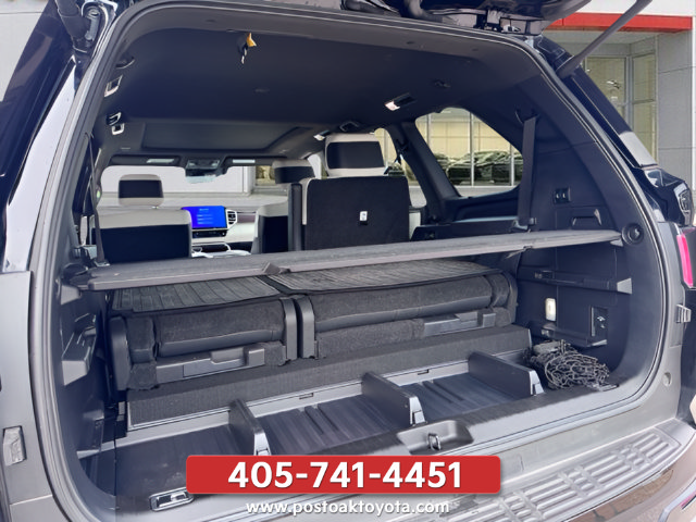 Used 2023 Toyota Sequoia Capstone AWD/4WD image 46