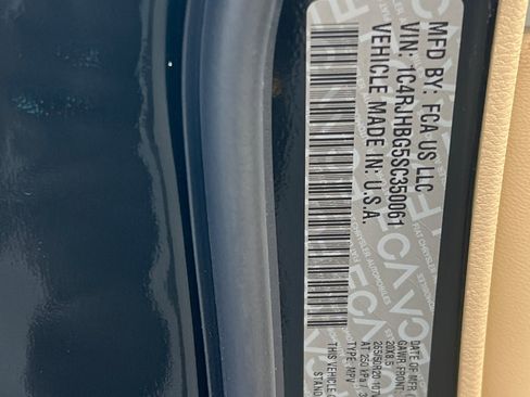 New 2025 Jeep Grand Cherokee Limited w/ Luxury Tech Group II image 23