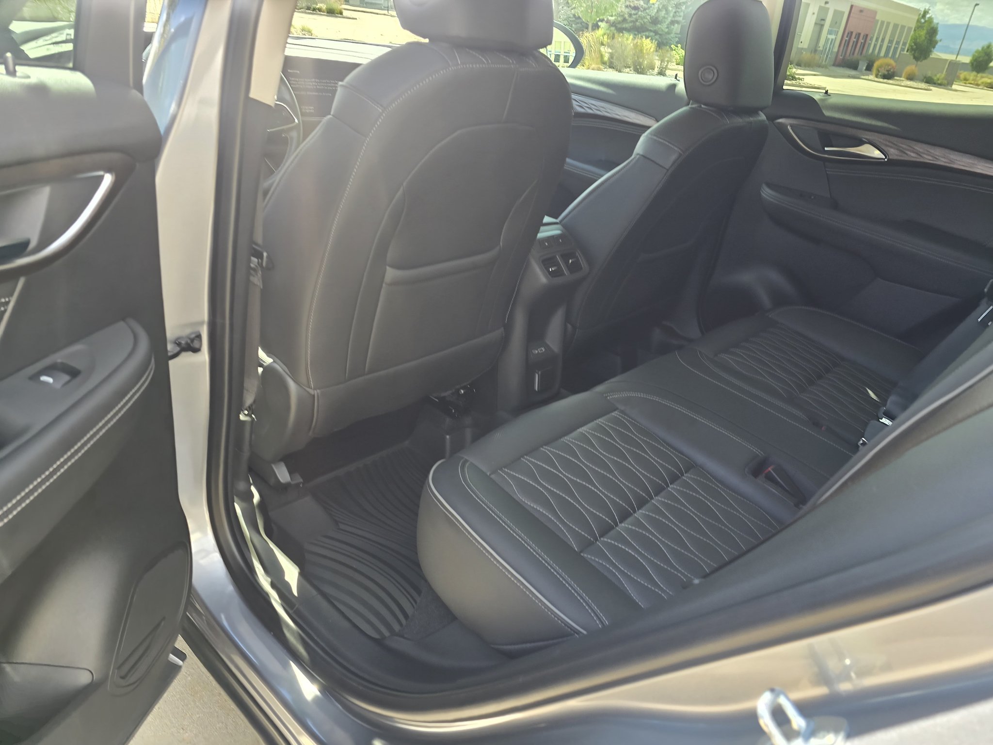 Used 2021 Buick Envision Avenir FWD image 15