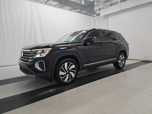 Used 2024 Volkswagen Atlas SEL AWD/4WD image 1