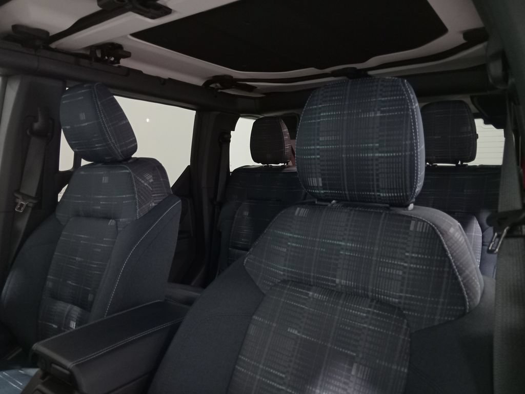 Certified 2025 Ford Bronco Heritage Edition AWD/4WD image 16
