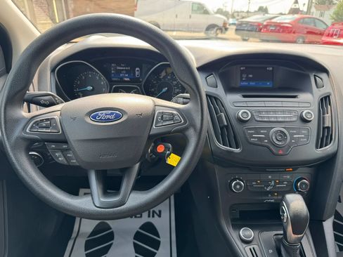 Used 2017 Ford Focus SE FWD image 47