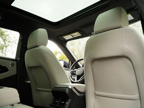 Used 2022 Land Rover Range Rover Evoque SE image 35