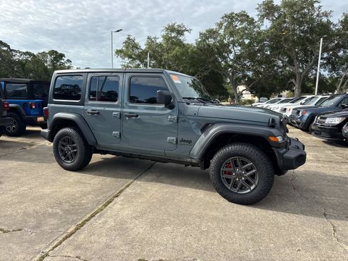 Used 2024 Jeep Wrangler Unlimited Sport AWD/4WD image 1