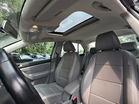 Used 2009 Volkswagen Jetta SE FWD image 36