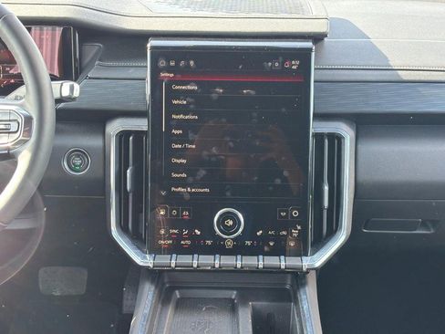 Certified 2025 GMC Acadia Elevation image 14