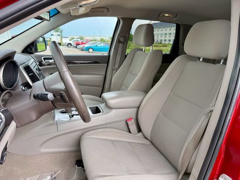 Used 2011 Jeep Grand Cherokee Laredo w/ Security & Convenience Group AWD/4WD image 11