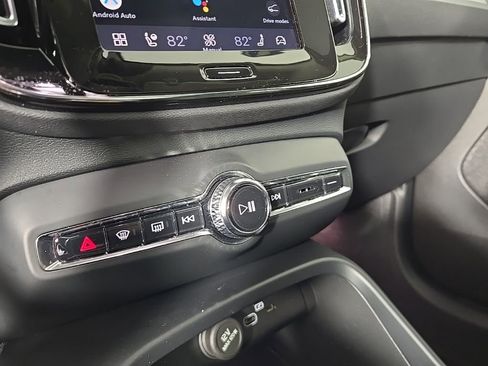 Certified 2024 Volvo XC40 B5 Core image 20