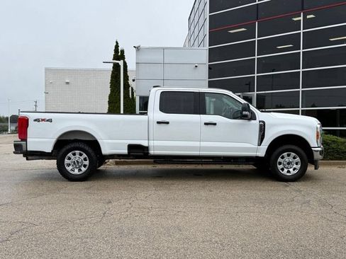 Used 2023 Ford F250 XLT AWD/4WD image 2
