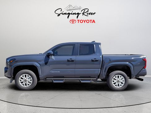 Used 2024 Toyota Tacoma SR5 AWD/4WD image 4