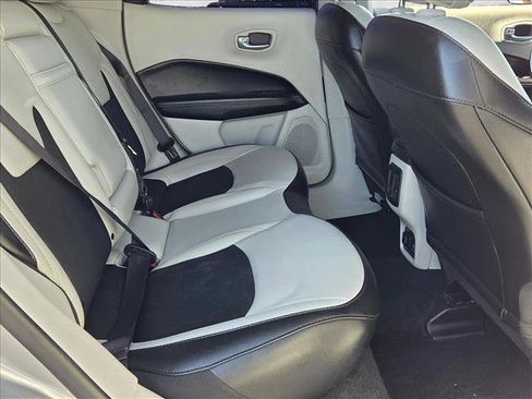 Used 2019 Jeep Compass Latitude image 19