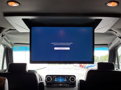 Used 2024 Mercedes-Benz Sprinter 2500 image 4