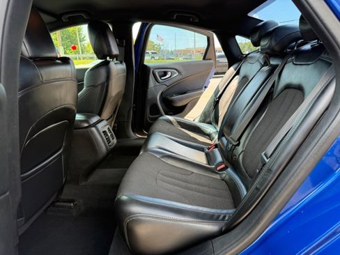 Used 2015 Chrysler 200 S w/ Comfort Group AWD/4WD image 28