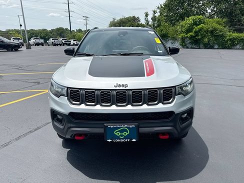 Used 2025 Jeep Compass Trailhawk AWD/4WD image 24