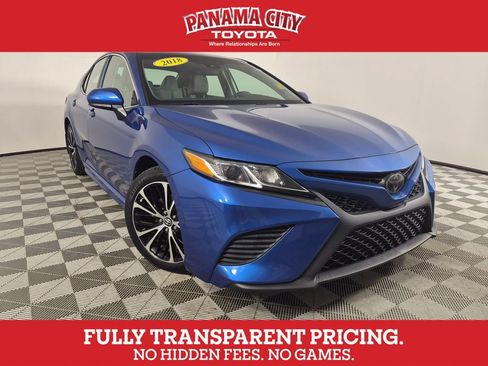 Used 2018 Toyota Camry SE FWD image 1