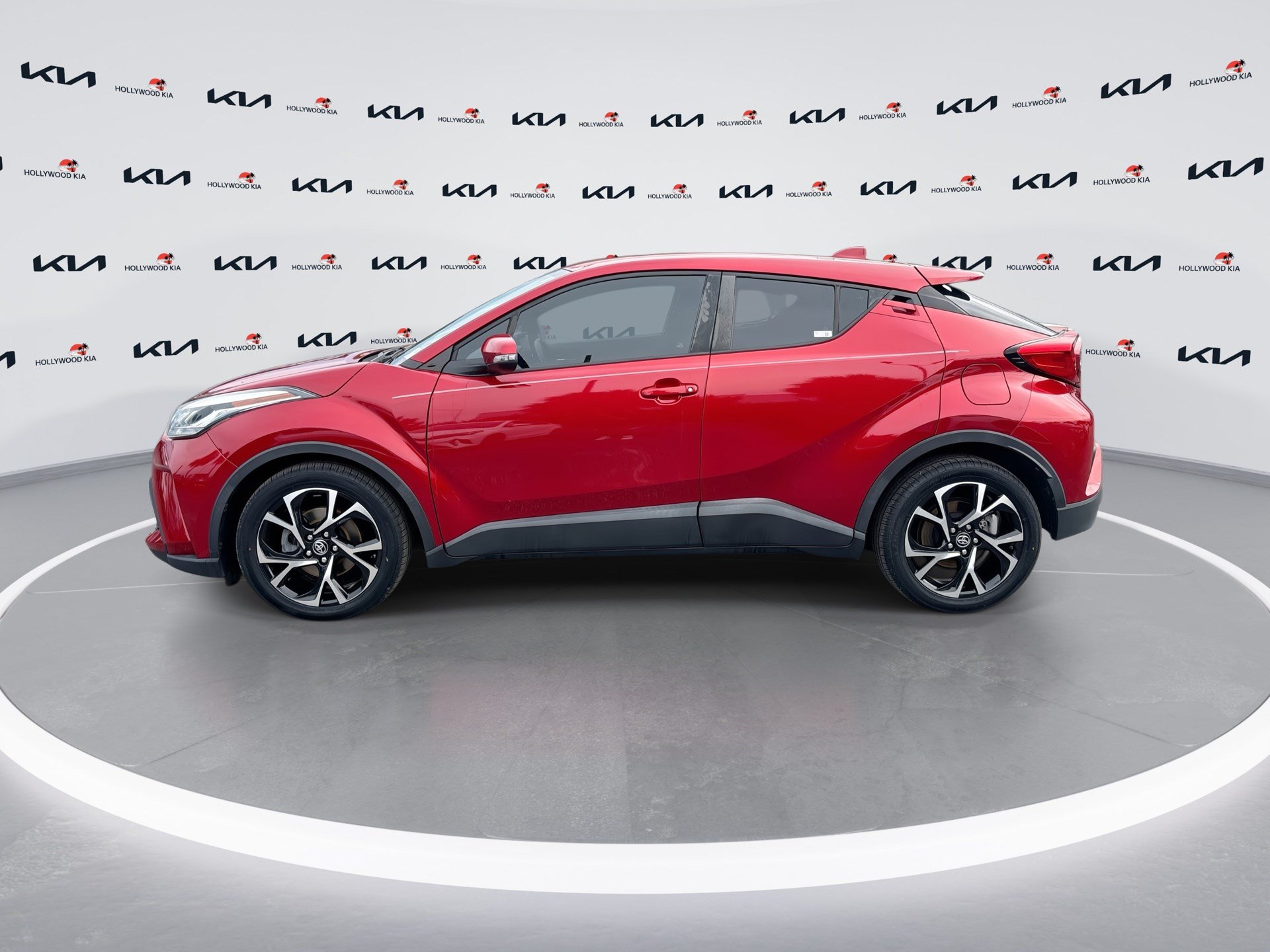 Used 2021 Toyota C-HR XLE FWD image 5