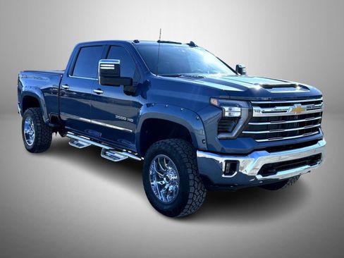 Certified 2024 Chevrolet Silverado 3500 LTZ w/ LTZ Plus Package image 3