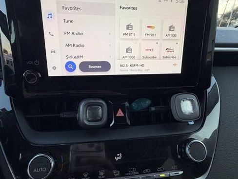 Used 2023 Toyota Corolla Hybrid Sedan image 8