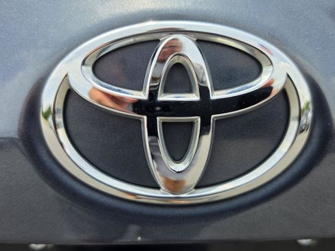 Used 2016 Toyota Corolla LE FWD image 24