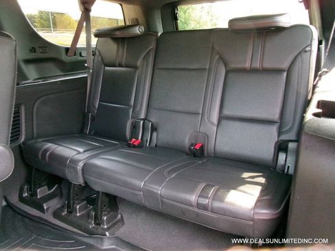 Used 2021 Chevrolet Suburban RST w/ Luxury Package AWD/4WD image 25