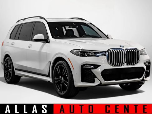Used 2022 BMW X7 xDrive40i w/ M Sport Package AWD/4WD image 1