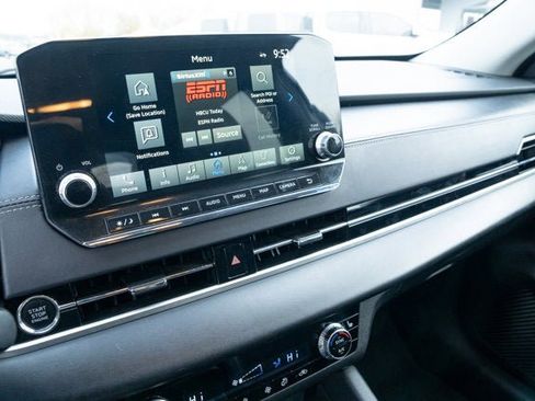 Used 2024 Mitsubishi Outlander SE Black Edition image 18