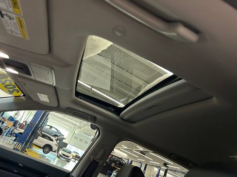 Used 2024 Honda CR-V EX-L image 21