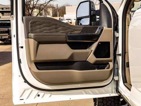 Used 2025 Ford F450 Platinum w/ Platinum Plus Package image 34