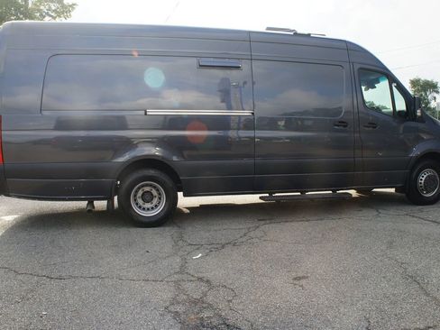 Used 2019 Mercedes-Benz Sprinter 4500 image 14