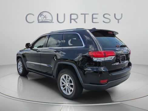 Used 2021 Jeep Grand Cherokee Laredo RWD image 4