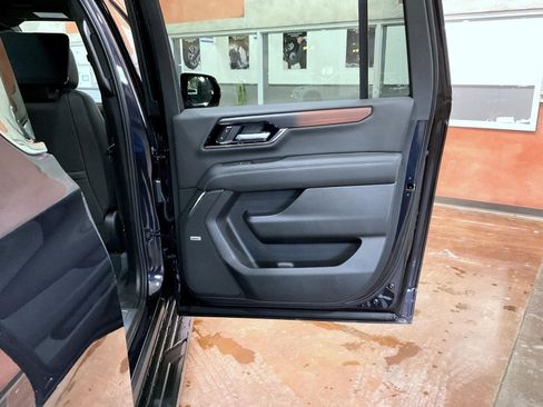 New 2026 GMC Yukon XL Denali w/ Advanced Technology Package AWD/4WD image 17