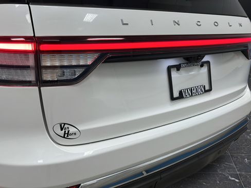 Used 2025 Lincoln Aviator AWD image 42