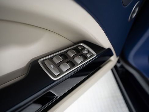 Used 2018 Aston Martin Lagonda RWD image 47
