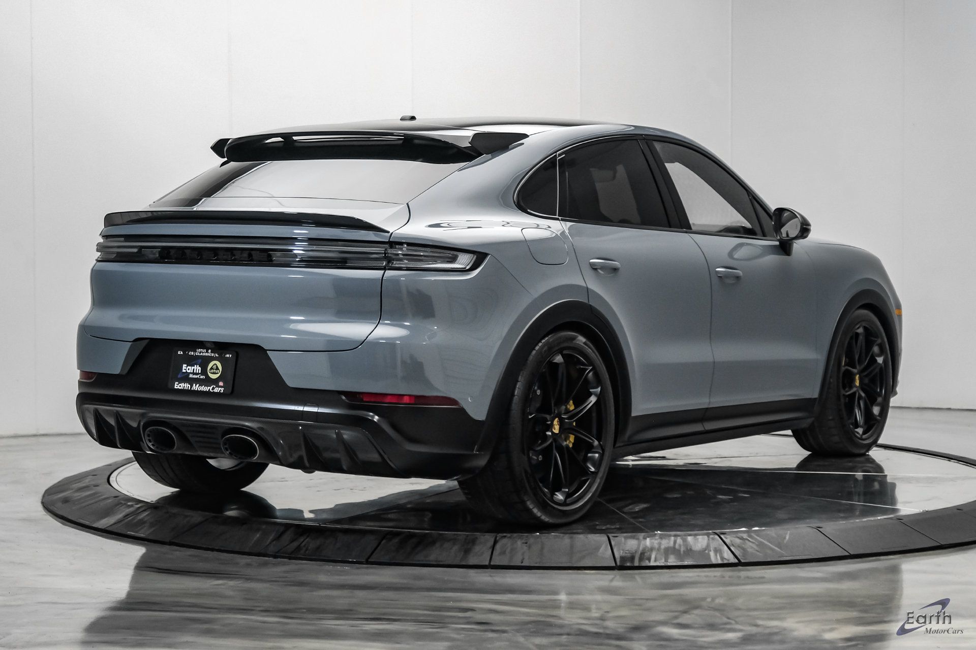 Used 2024 Porsche Cayenne Turbo GT AWD/4WD image 17