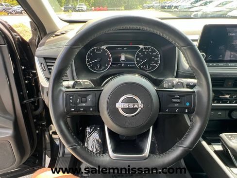Used 2023 Nissan Rogue SV w/ SV Premium B Package AWD/4WD image 11