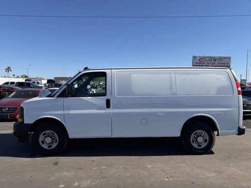 Used 2017 Chevrolet Express 2500 image 4