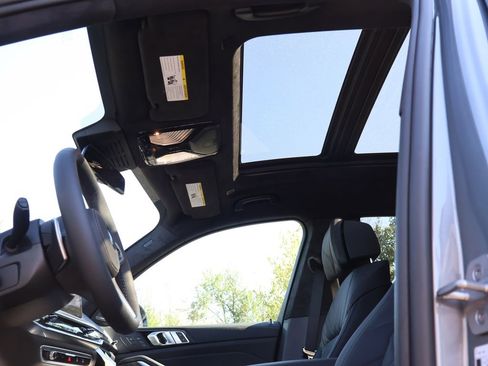 New 2026 BMW X7 xDrive40i w/ Executive Package image 43