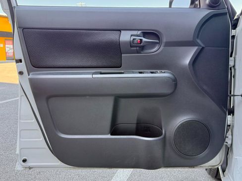 Used 2009 Scion xB FWD image 16