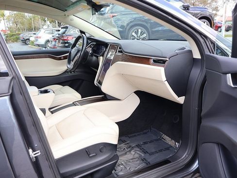 Used 2017 Tesla Model X P100D image 27