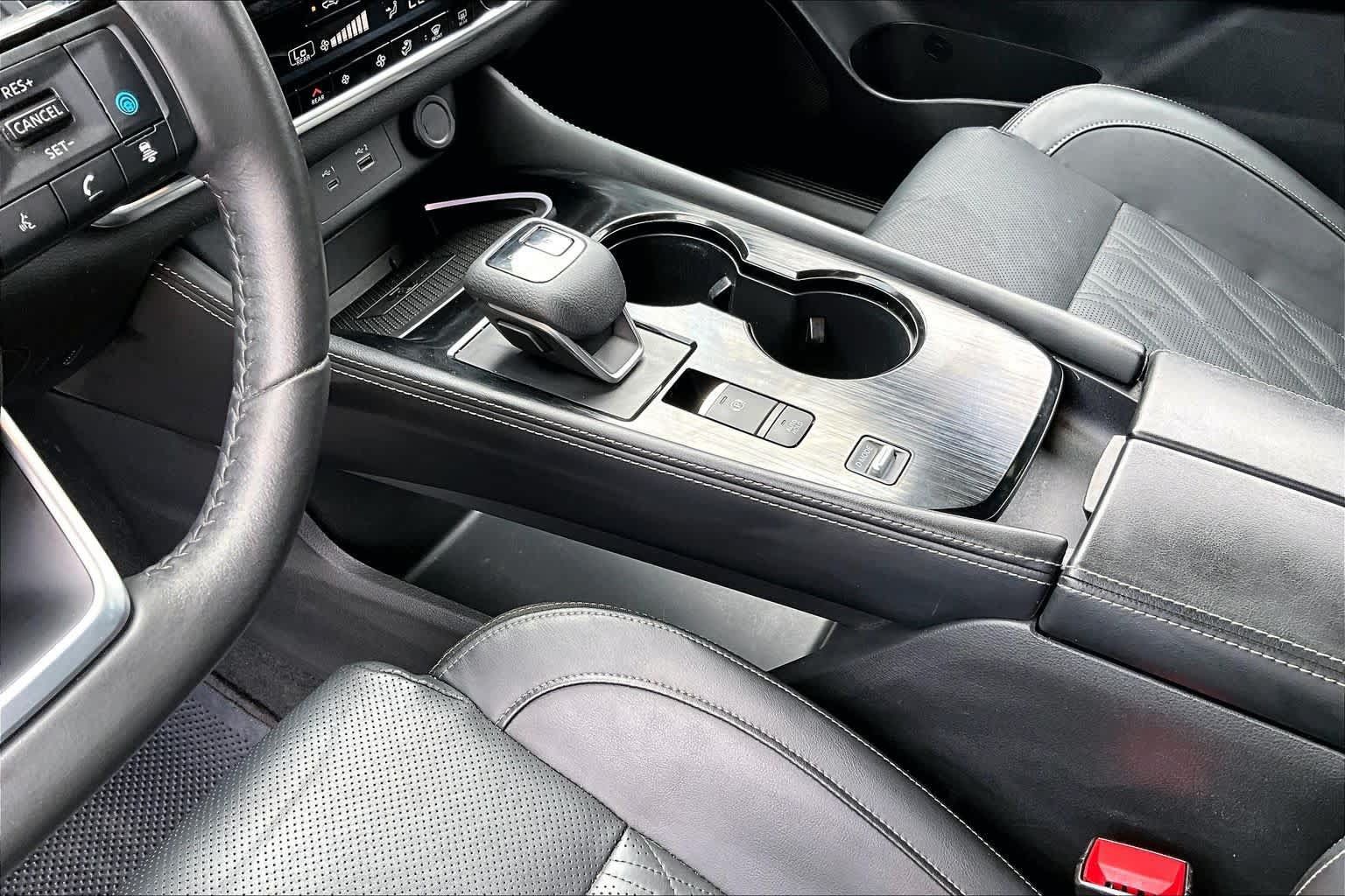 Used 2023 Nissan Rogue Platinum w/ Platinum Premium Package FWD image 17