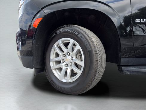Used 2024 Chevrolet Suburban LT RWD image 41