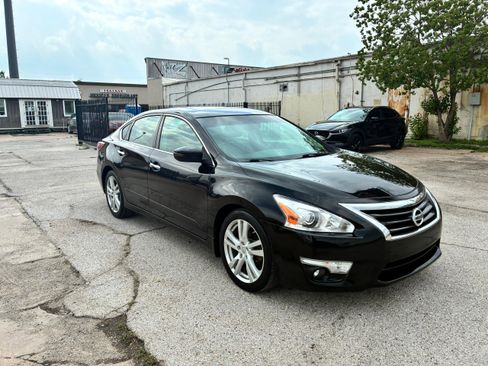 Used 2013 Nissan Altima 3.5 SL FWD image 3